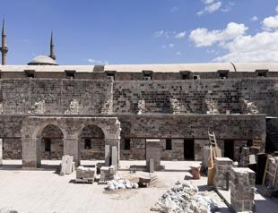 Inn unearthed from soil to reopen