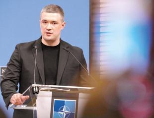 Sacked Ukraine minister urges path to elections