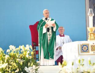 Pope Leo calls for dialogue over conflict