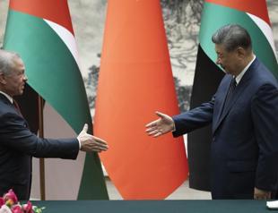 Chinas Xi urges diplomatic Mideast solution in talks with Jordans king