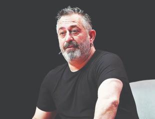 Comedian Cem Yılmaz hospitalized after heart attack