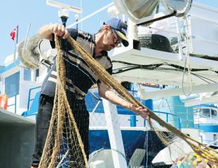 Fishing ban ends as Black Sea fishermen anticipate bumper bonito season
