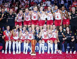 Turkish women top European volleyball