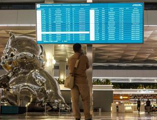 Flights resume gradually in Indonesia after volcanic eruption