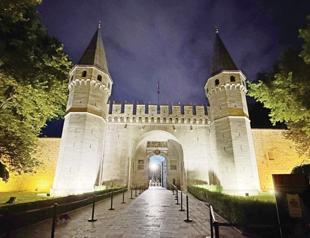 Topkapı Palace draws nearly 32,000 visitors for summer night tours