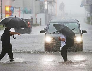 Typhoon Dujuan leaves four dead in Japan