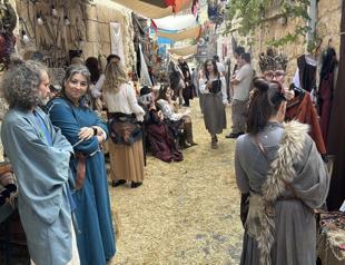 Medieval enthusiasts gather at Cappadocia fair