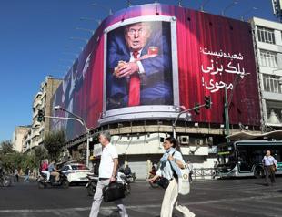 Iran holds to conditions after talks with US envoys