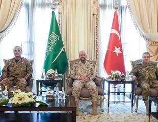 Mecca pact allies hold urgent talks after Houthi attacks