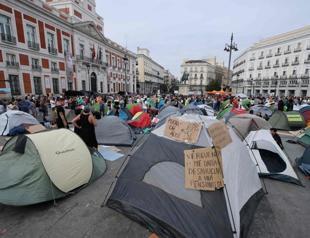 Madrid protest camp grows after eviction outrage
