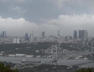 Heavy rain triggers flooding, landslide in Istanbul