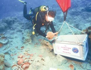 2,100-year-old shipwreck reveals ancient luxury tableware