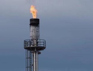 Spain caps gas tariff rises, extends fuel tax cuts
