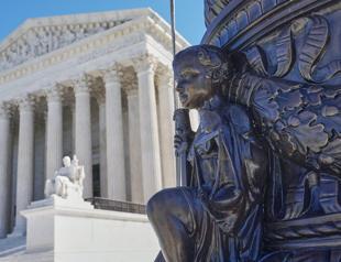 US Supreme Court lifts limits on third-country deportations