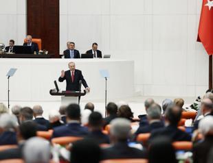 Erdoğan pushes for new charter as parliament reopens