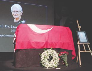 Türkiye bids farewell to pioneering philosopher İoanna Kuçuradi
