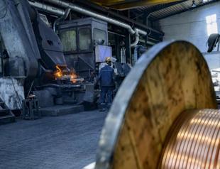 German factory orders plunge as recovery still fragile