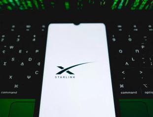 Starlink decides to buy low-band spectrum for mobile phone service