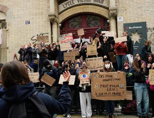 Frances high school students plan fresh protests