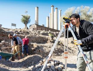 5,000-year-old silver jewelry trove sheds light on İzmir’s past