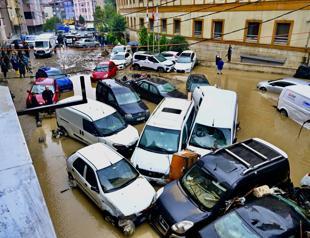 Istanbul races to recover from floods as fresh downpours loom