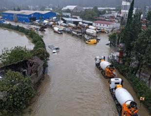 Istanbul flood toll hits seven as search ends