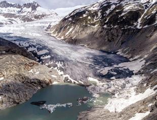 ‘Treasury of Ice’ reveals relics as Swiss glaciers rapidly melt