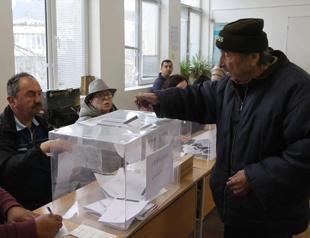 Bulgaria votes for president after Black Sea attacks