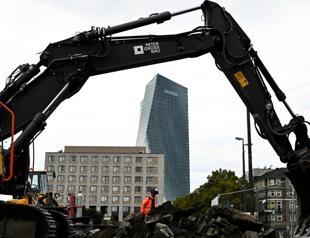 Frances debt woes in focus as ECB meets