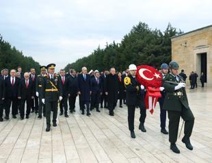 Erdoğan vows ‘stronger Türkiye’ as he marks Republic Day