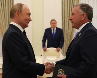 Trump says envoys meeting with Putin was highly productive