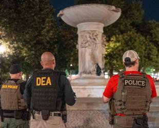 Trump says placing Washington police under federal control