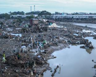 Philippine death toll tops 140 as typhoon heads towards Vietnam
