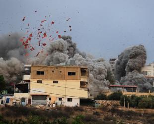 Israel strikes Hezbollah targets in Lebanon