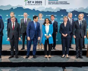 Ukraines FM presses G7 diplomats for support as Russia targets energy grid