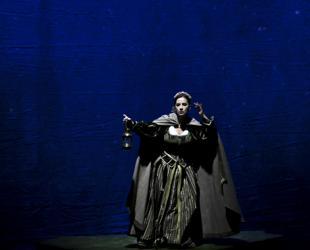 Outlander-inspired costumes to bring new energy with ‘Lucia di Lammermoor’