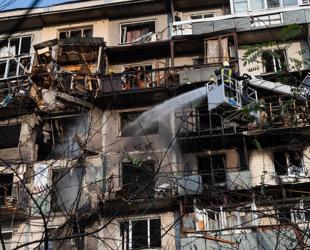 Russia strike on Kiev apartment block kills six, Ukraine says