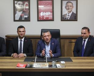 Özel rallies in Kilis as CHP challenges İmamoğlu case