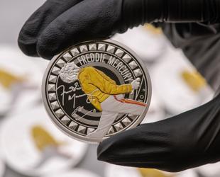 New coin honors Freddie Mercury and his 4-octave range