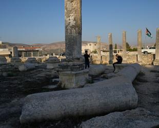 Israel plans to seize historical site in West Bank as new settlement appears