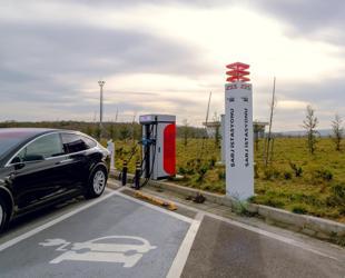 Number of registered electric cars surpasses 330,000