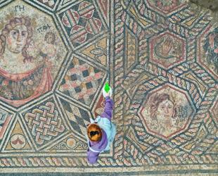 Mosaic with rich depictions unearthed in İznik