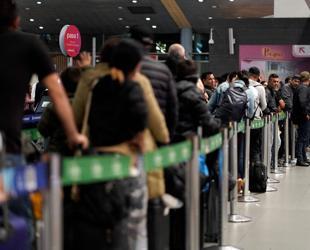 Airbus warns of disruption over A320 software switch