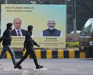 Putin visits India for defense, trade talks