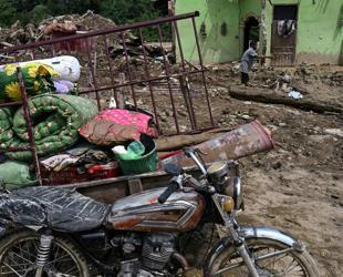 Rain forecasts raise fears in flood-hit Indonesia, Sri Lanka