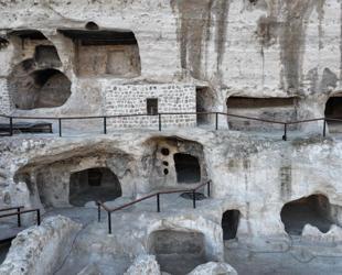 Hasankeyf prepares to open ancient human-carved caves to visitors