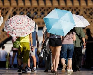 2025 on track to tie second hottest year on record