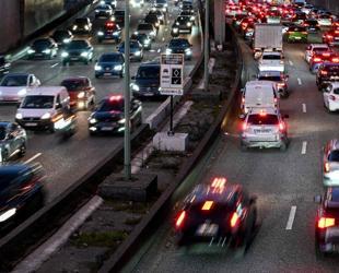 EU set to scrap 2035 combustion-engine ban in car industry boost