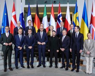 Trump upbeat on Ukraine deal as US offers NATO-like security