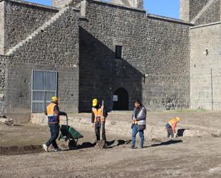 Archaeologists uncover oldest known section of Diyarbakır city walls
